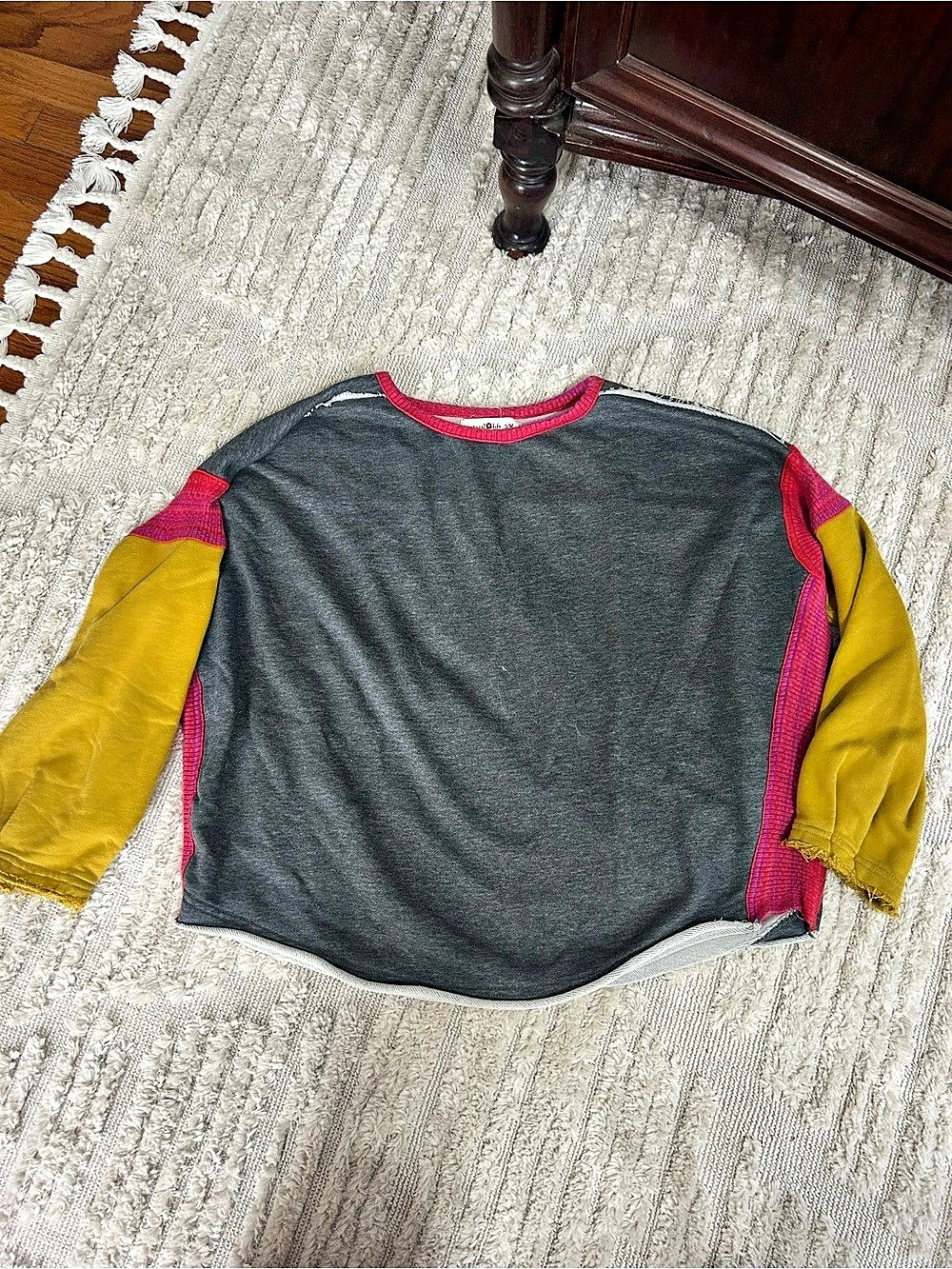 Natural Life Knit Trim Sweatshirt Gray & Yellow Size Small/Medium
